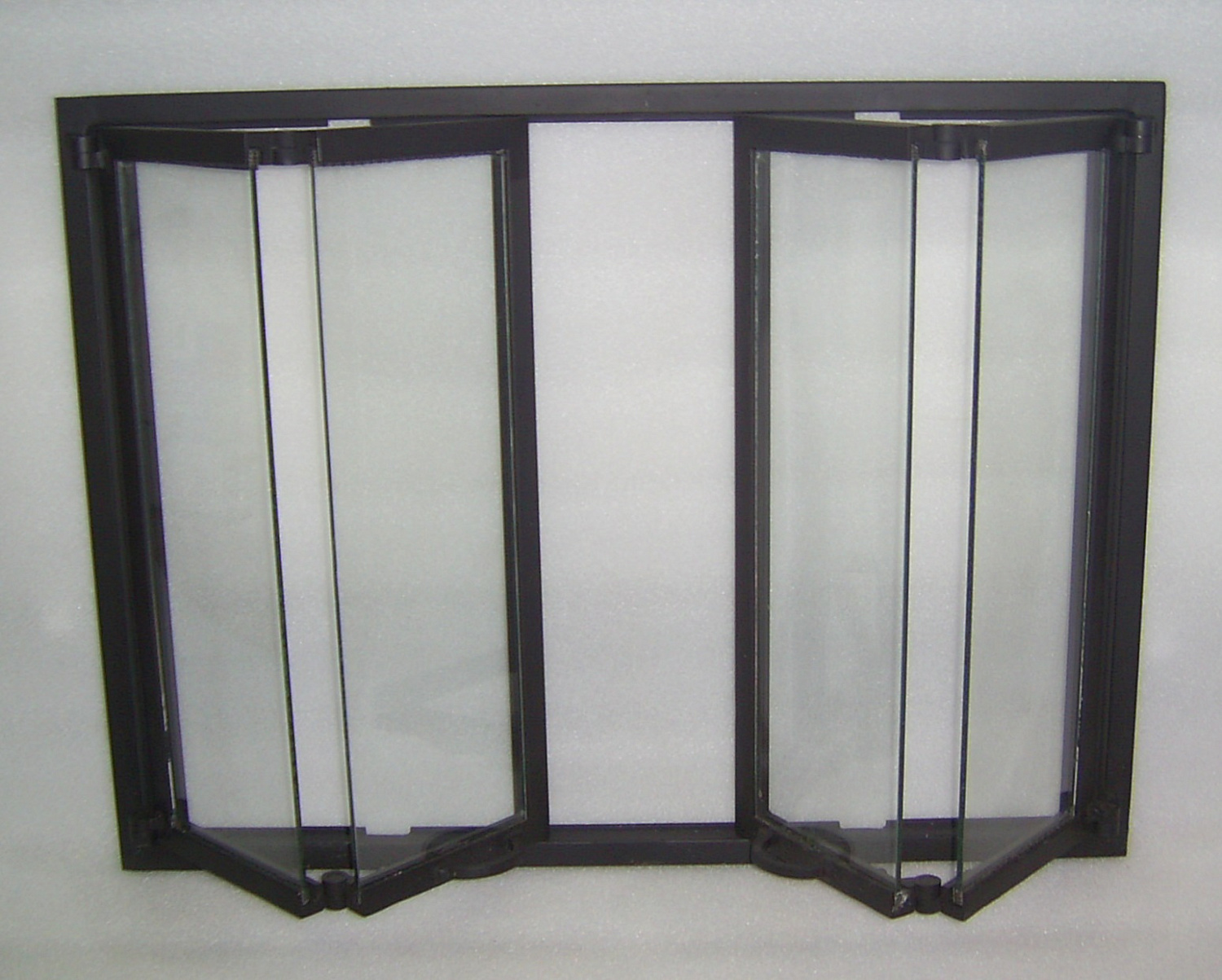 Дверь каминная с раздвижными стеклами